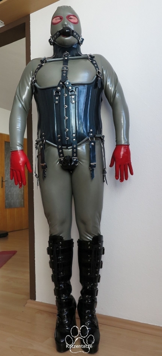 HWDnc 12, Cor 13 und Kondomsuit