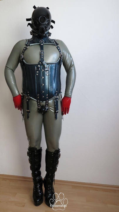 HWDnc 12, Cor 13 und Kondomsuit