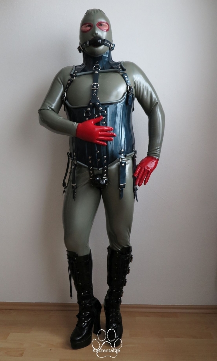 HWDnc 12, Cor 13 und Kondomsuit
