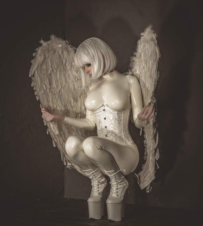 Elena als Engel